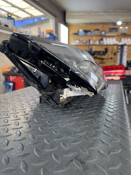 Фар laser matrix audi q7/sq7