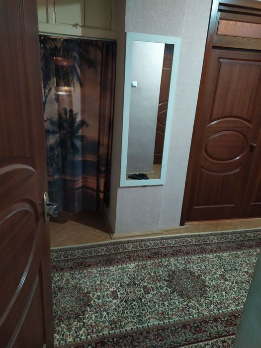 Срочно сотилади Навоий куча 2 хона 82кв 10-микрорайон