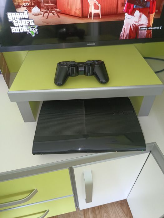 Vând PS3 +10 jocuri