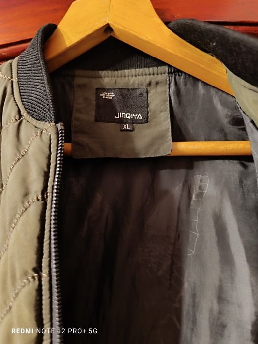 Продается куртка на подростка.