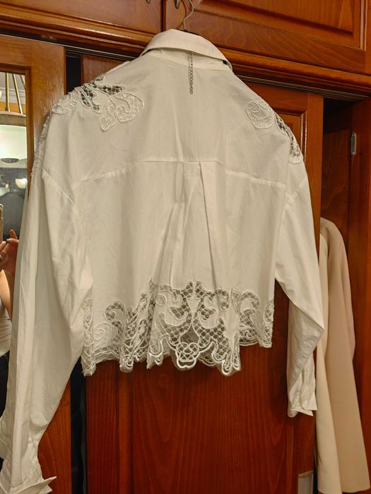 Дамска бяла риза