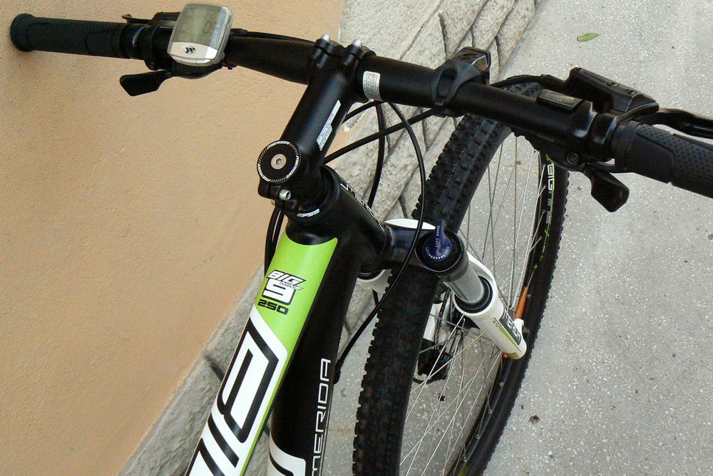 Bicicleta mountain bike Merida 29