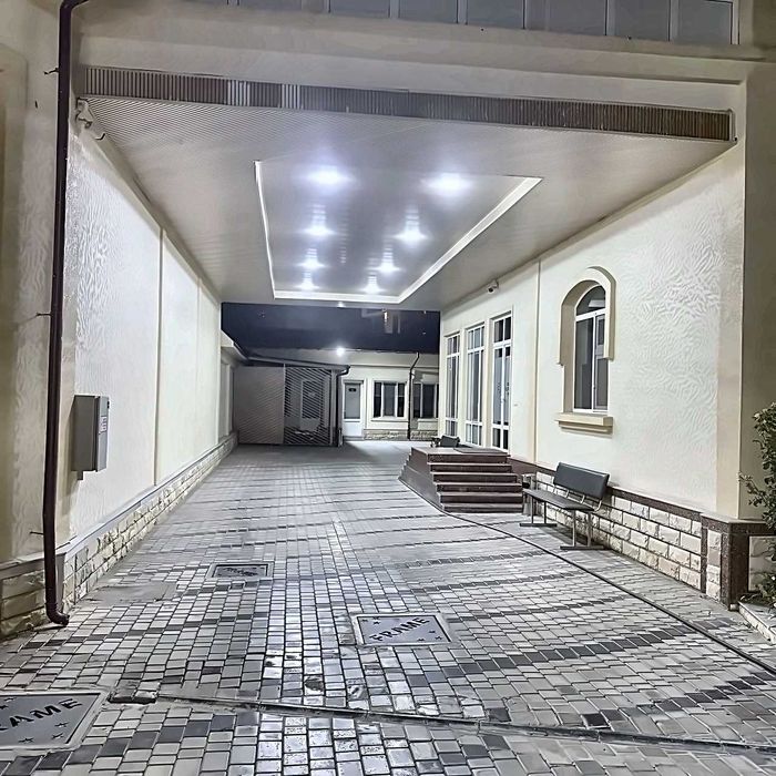 Сдаётся в аренду коммерческое здание 1400 м² на участке 24 сотки