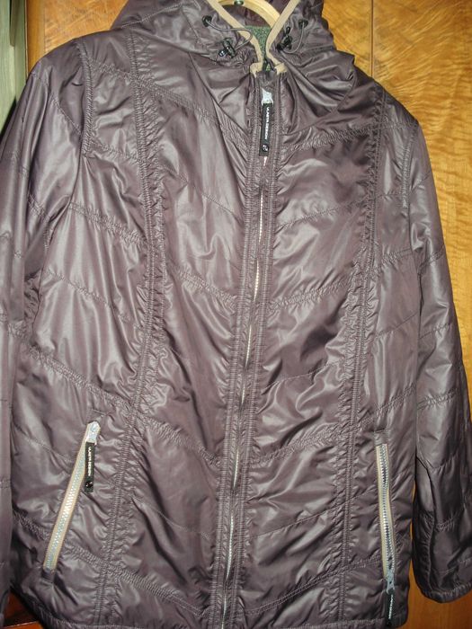 Куртка женская демисезонная.