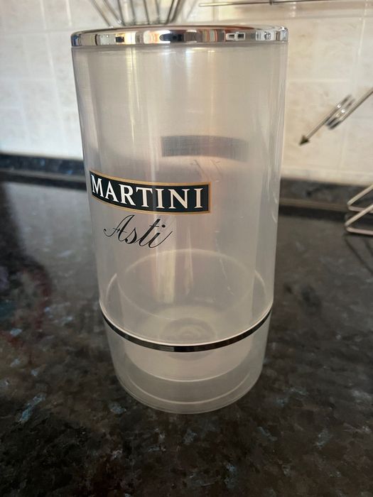 Шампаниера/Ледарка/Съд за бутилка вино