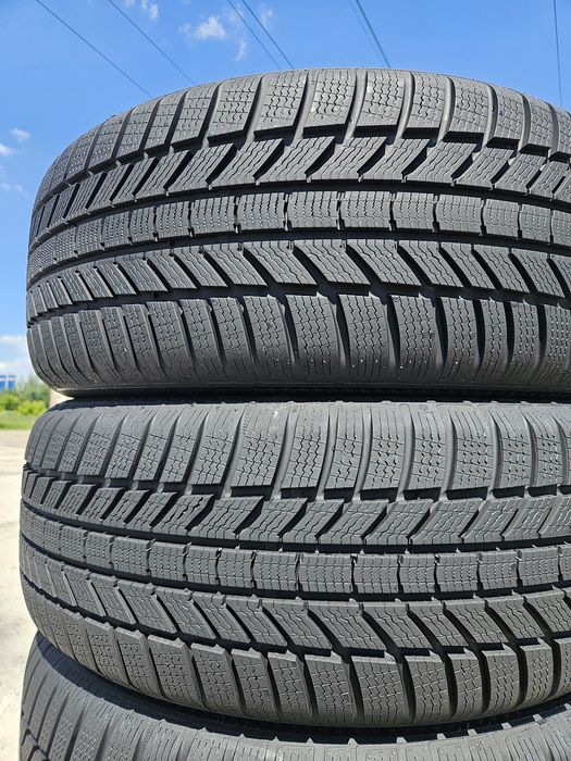 Vând anvelope m+s 215/65/17 215/65r17 CONTINENTAL