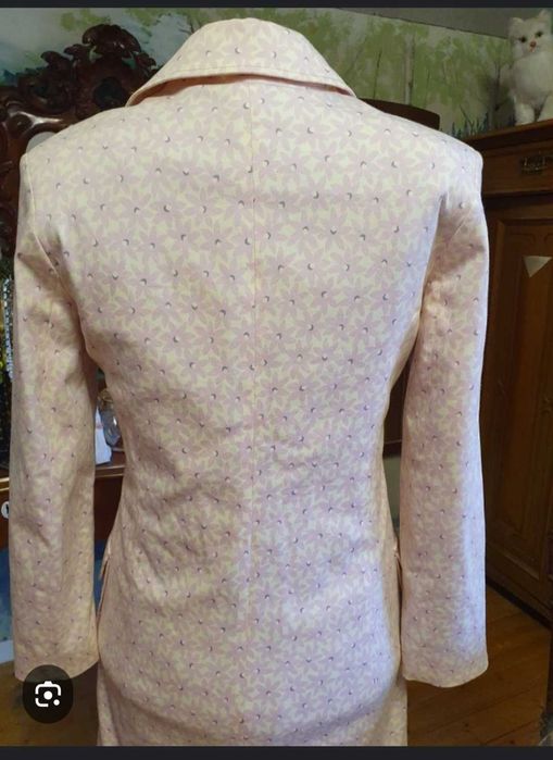 Дамско розово сако на цветчета