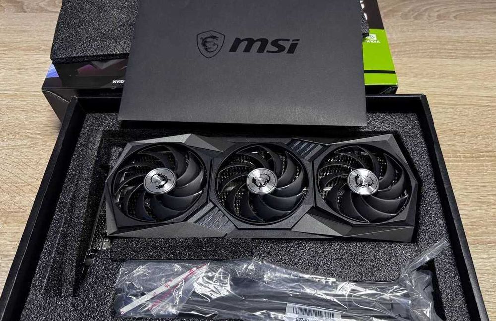 MSI GeForce RTX 3090 GAMING X TRIO 24gb
