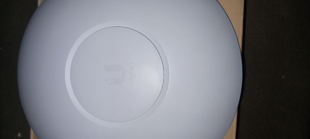 Продаётся точка доступа UniFi6