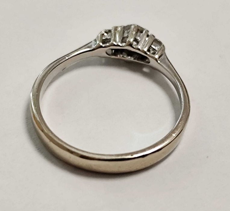 (AG 35) Inel aur alb 18K 2.14gr b.31584 / 1082 Lei  Garantie 2 ani!