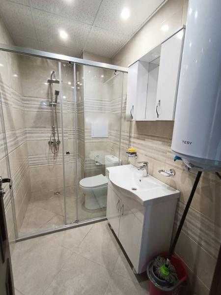 Дава се под наем Тристаен апартамент в Бургас, Център - 86 кв.м за 612 € - Снимка #9