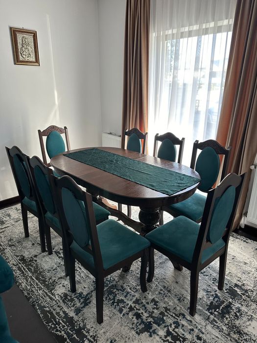 Masa extensibila din lemn masiv=1000 RON, Scaunele s-au dat separat!!!