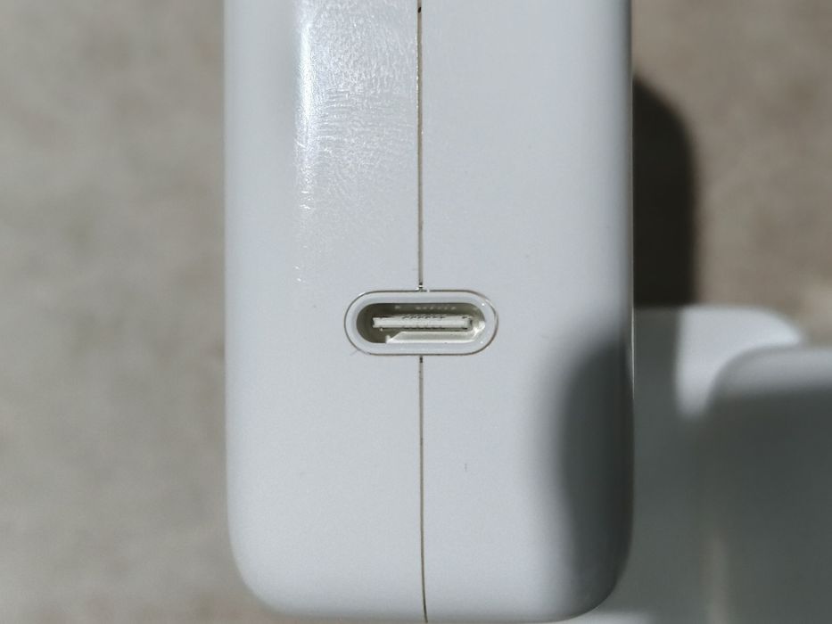 Адаптер от Apple 30W