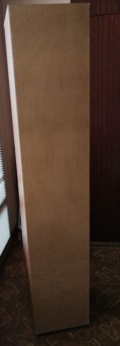 Еднокрилен гардероб