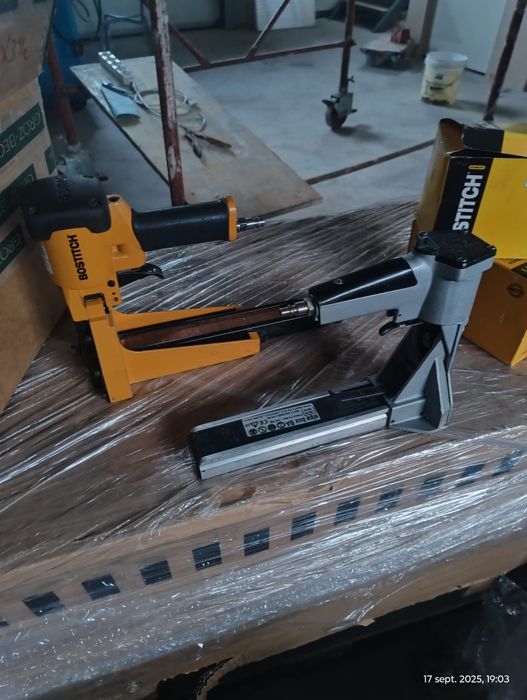 Pistol  pneumatic cu capse