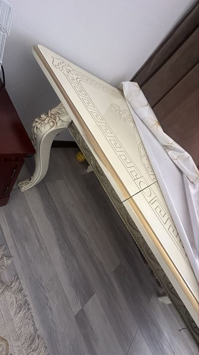 Срочно продам стол