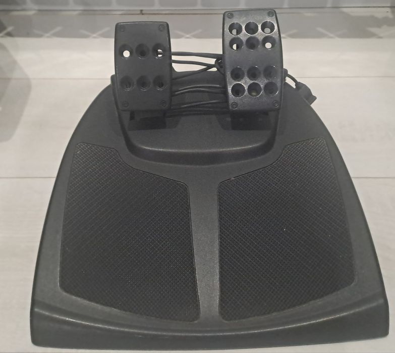 Игровой руль logitech momo 900 градусов