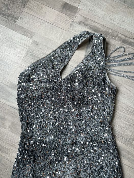 Нова къса тъмно сива рокля с пайети