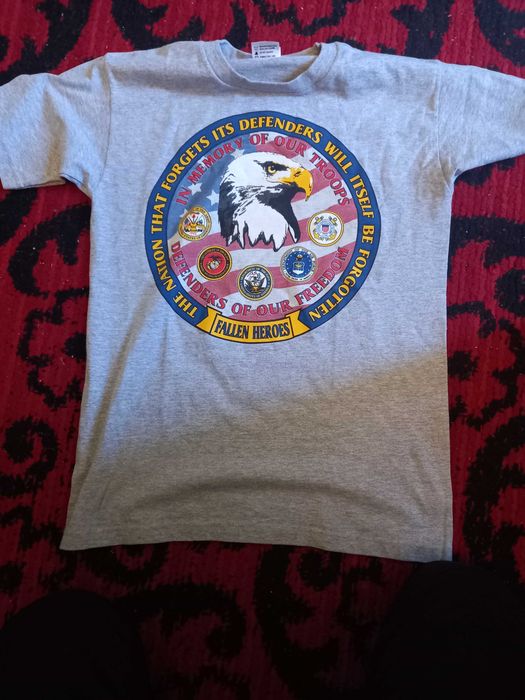 tricou simplu " in the UAW "