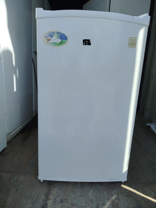 Офисный холодильник