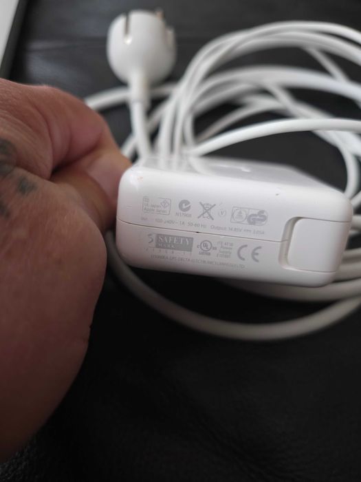 MacBook Pro с Retina дисплей 15-инчов