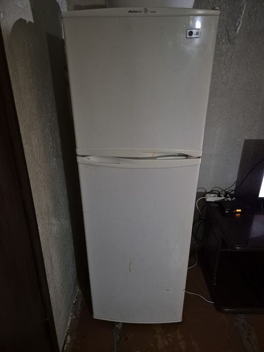 продам холодильник