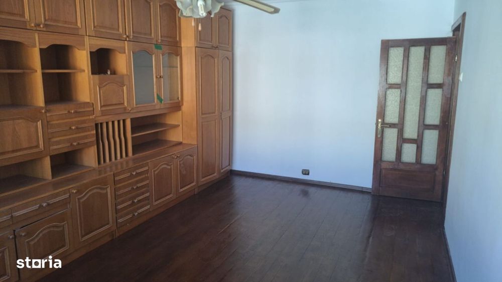 Apartament 3 camere, 70 mp, zona Garii