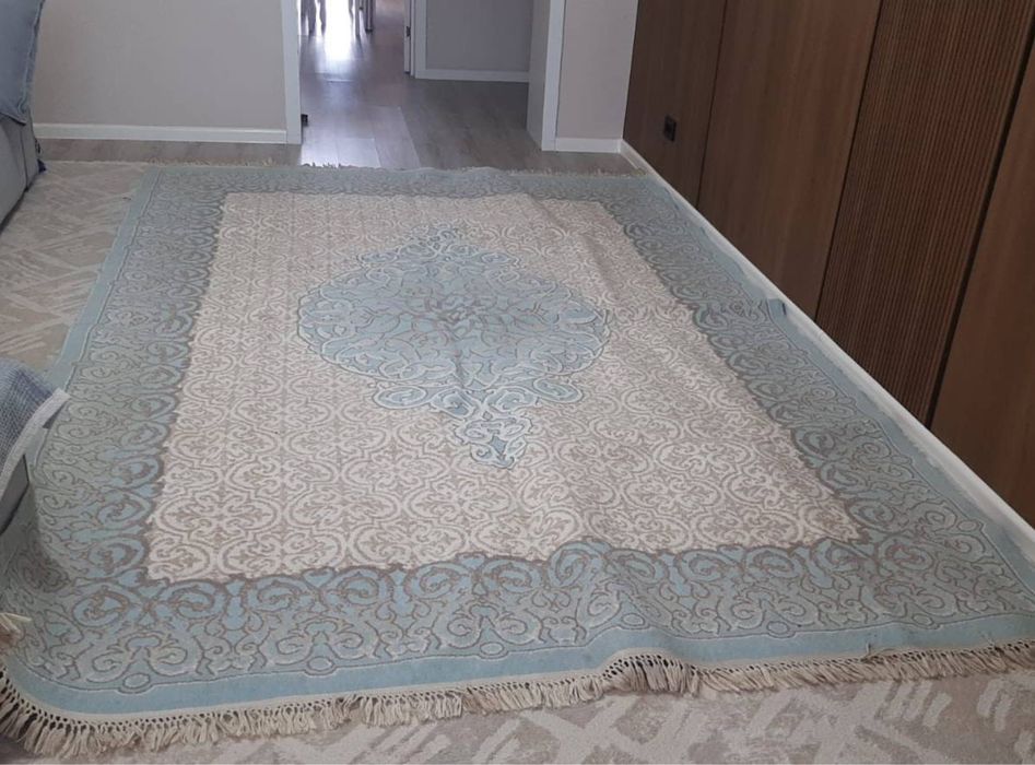 Продам ковер 2*3