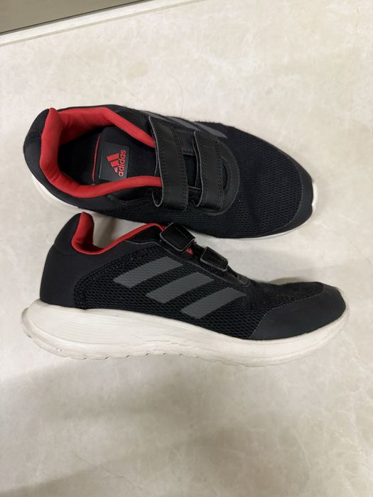 Кроссовки adidas