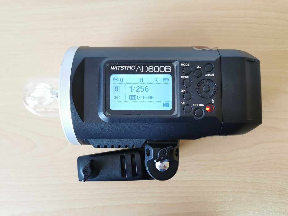 Godox AD600B TTL светкавица