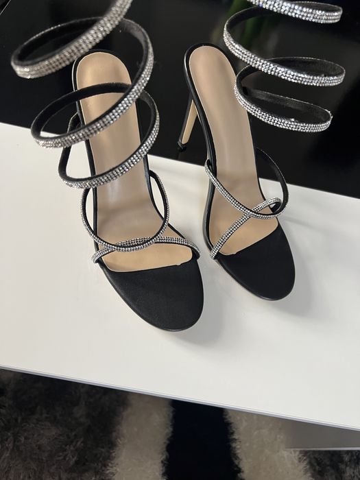 Дамски сандали на ток.