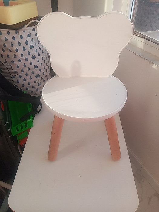 Стол и стулья детский