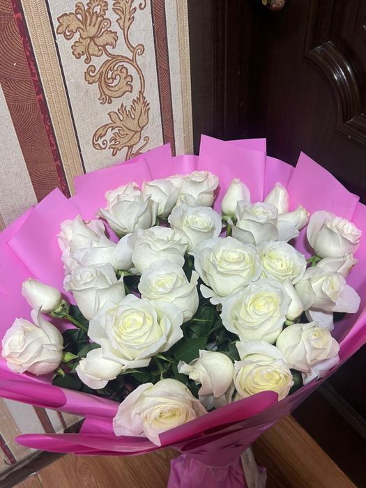 Цветы роза метровка