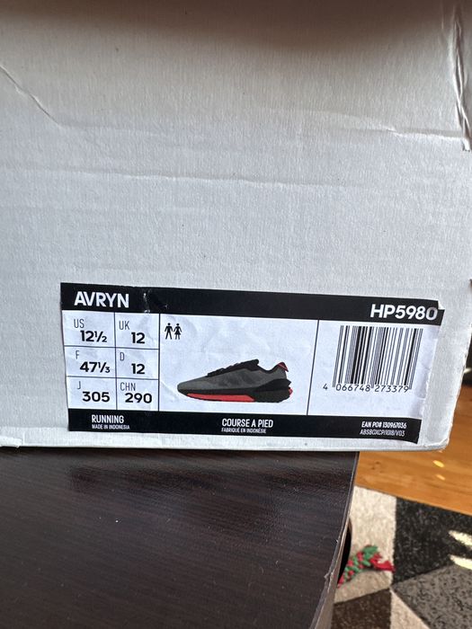 Adidas Avryn  47.1/3