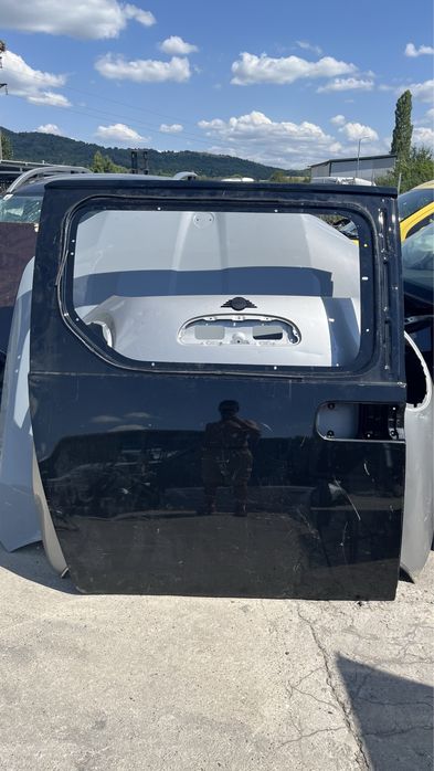 Задна дясна врата Hyundai Staria 2022-