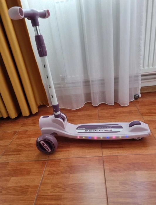 Trotinetă copii Scooter (3-8 ani) – Ca nouă, folosită doar de 2 ori!