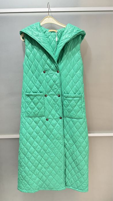 Безрукавка новая