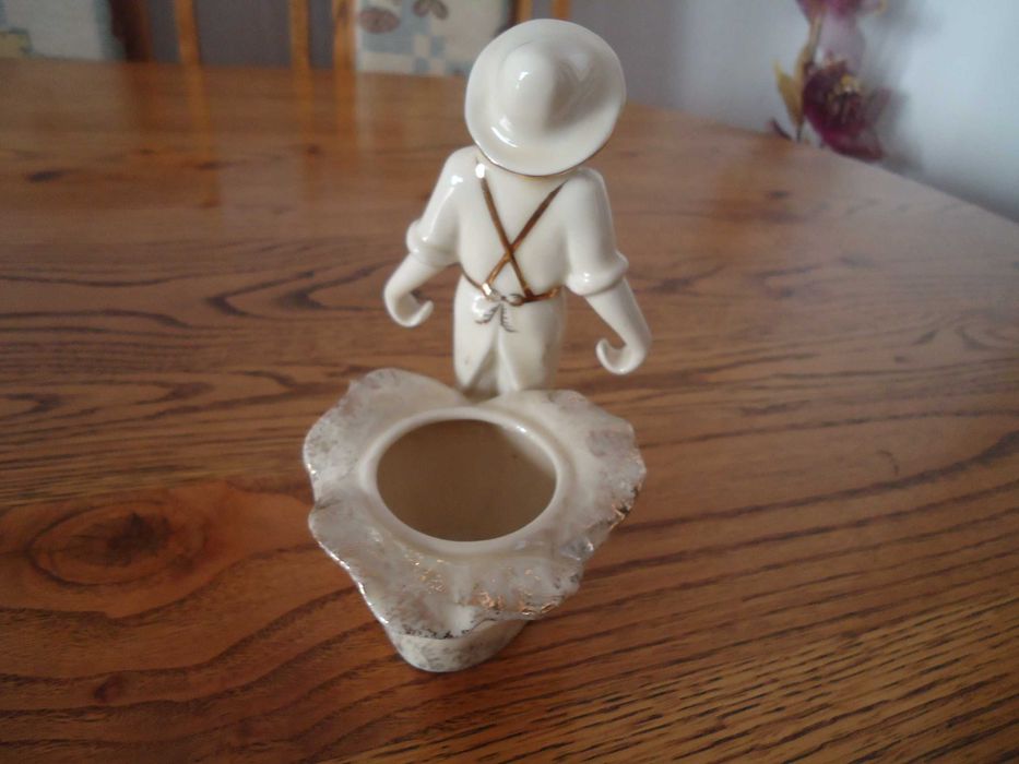 Порцеланова фигура с позлата