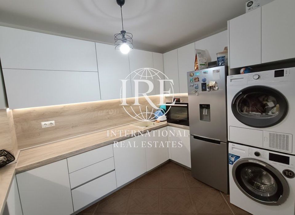 Продава се Двустаен апартамент в Варна, Левски - 78 кв.м за 980 €/кв.м - Снимка #4