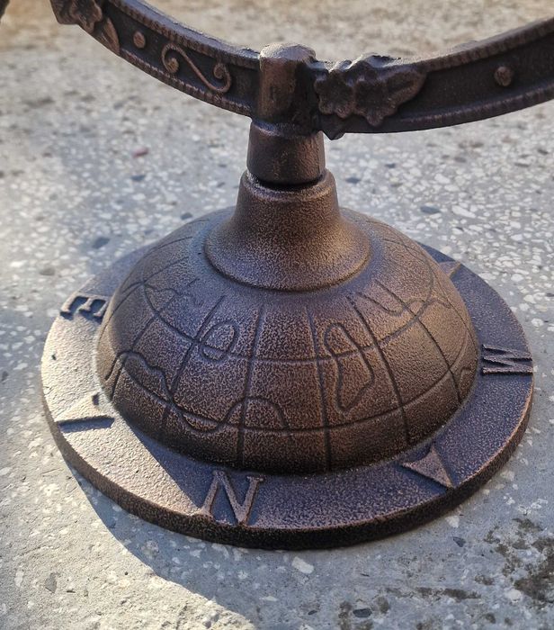 Огромен слънчев часовник, действащ! Чугун, 5.3кг