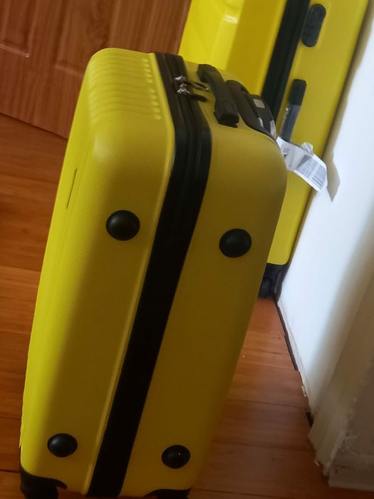 Продам Чемодан в хорошем состоянии