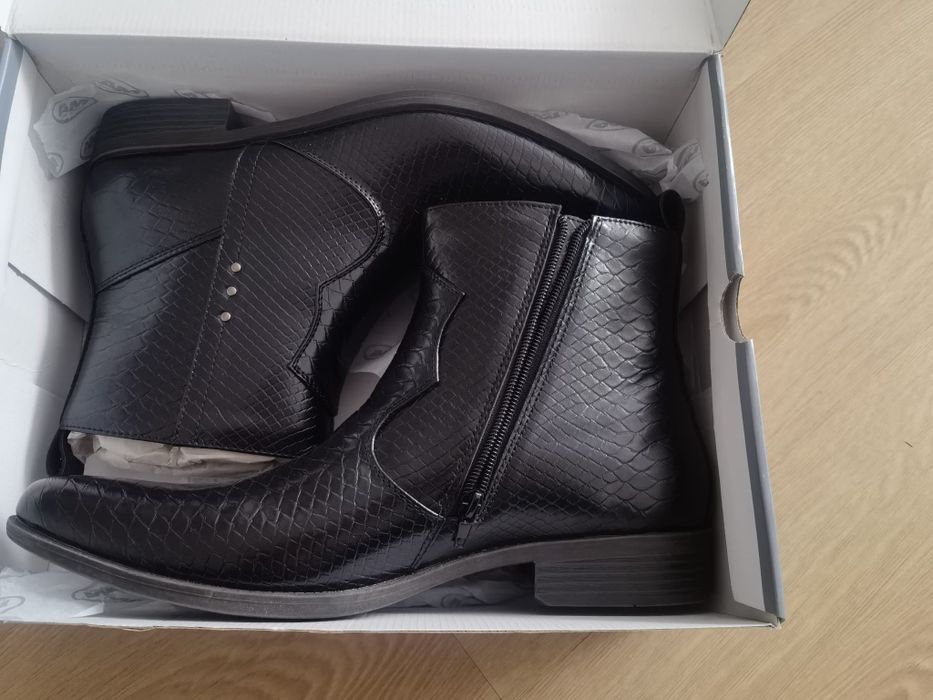 Продам "казаки" новые 45р