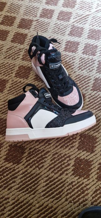 Кецове DeeZee. Като нови