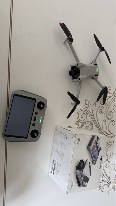 Продам квадрокоптер дрон dji mini 3