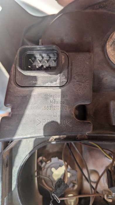 Оригинални фарове за Мерцедес МЛ163