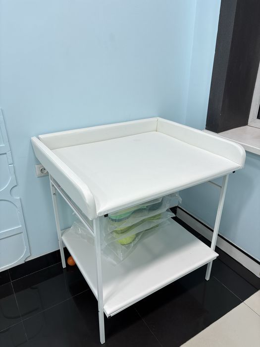 Пеленальный столик