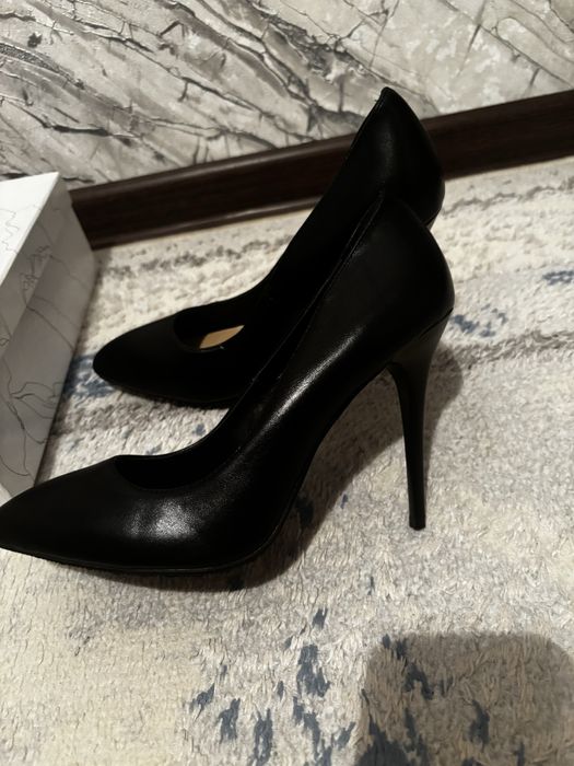 Продам женские туфли