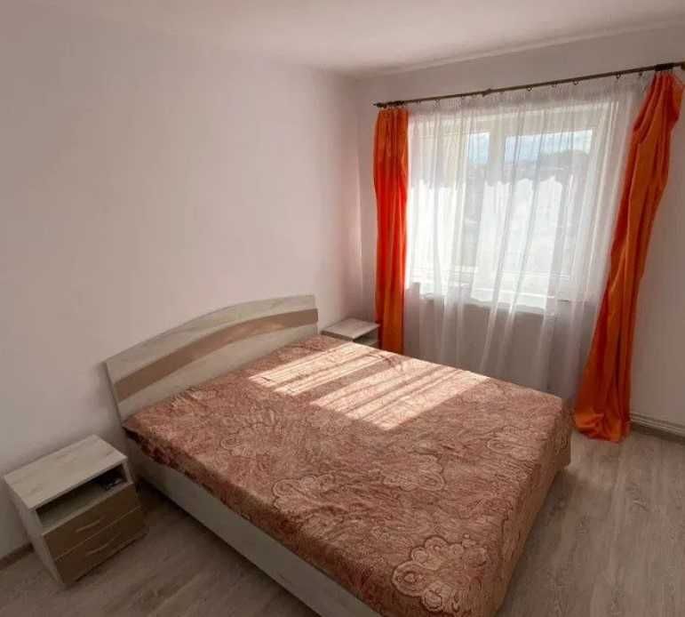 Дава се под наем Тристаен апартамент в Пловдив, Кършияка - 470 кв.м за 239.7 € - Снимка #1