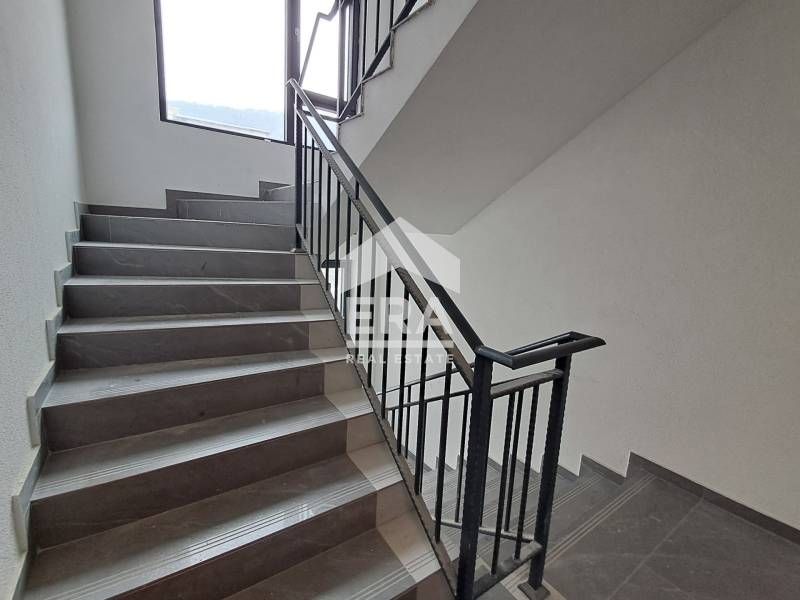 Продава се Двустаен апартамент в Варна, Бриз - 66 кв.м за 1082 €/кв.м - Снимка #11