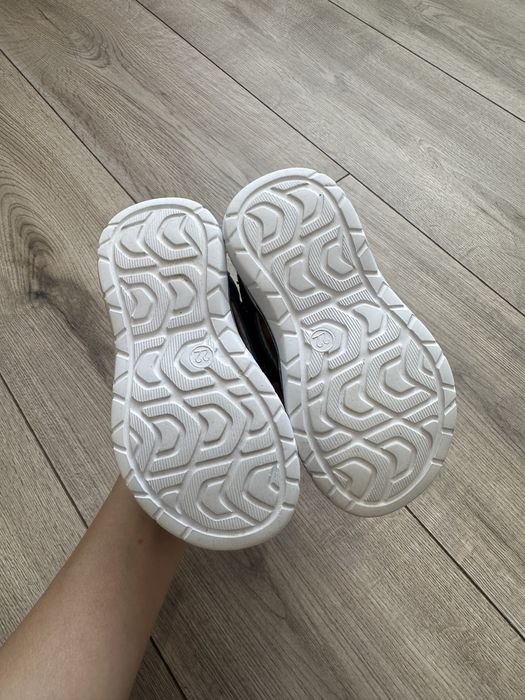 Продам сандали